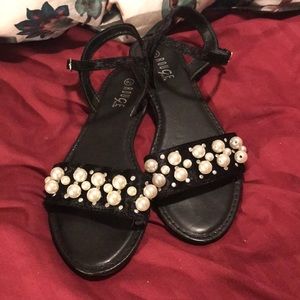 Rouge Helium Velvet & Pearl Sandals Sz 8.5